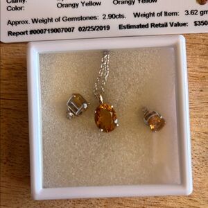 Stunning Silver Necklace with Orange Gemstone